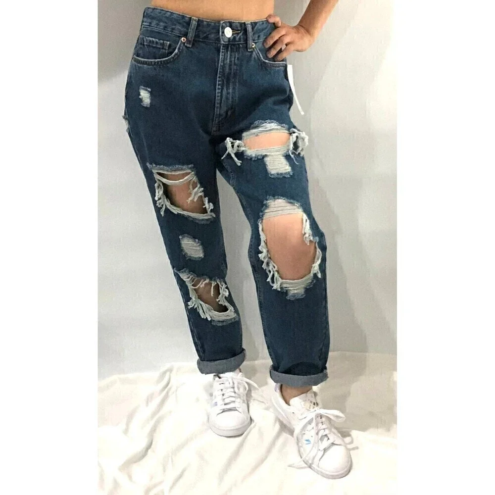 BDG Mom Distressed Jeans‎ Size 27